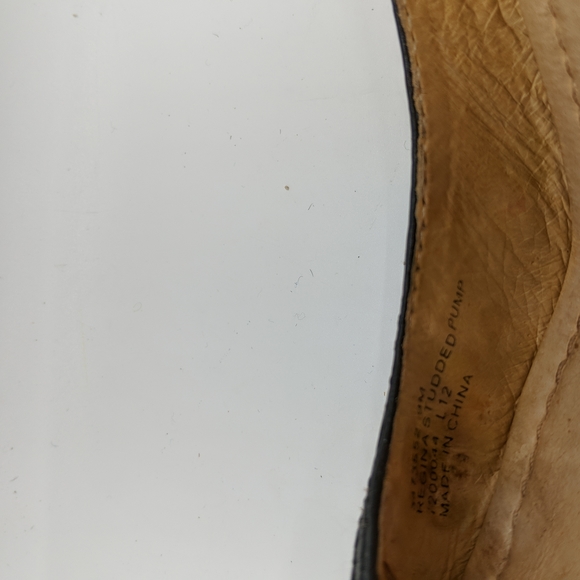 Frye Regina Studded Black 4" Pumps. Size 9M - Picture 7 of 9